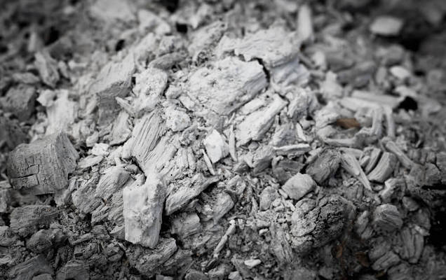 La lessive à la cendre